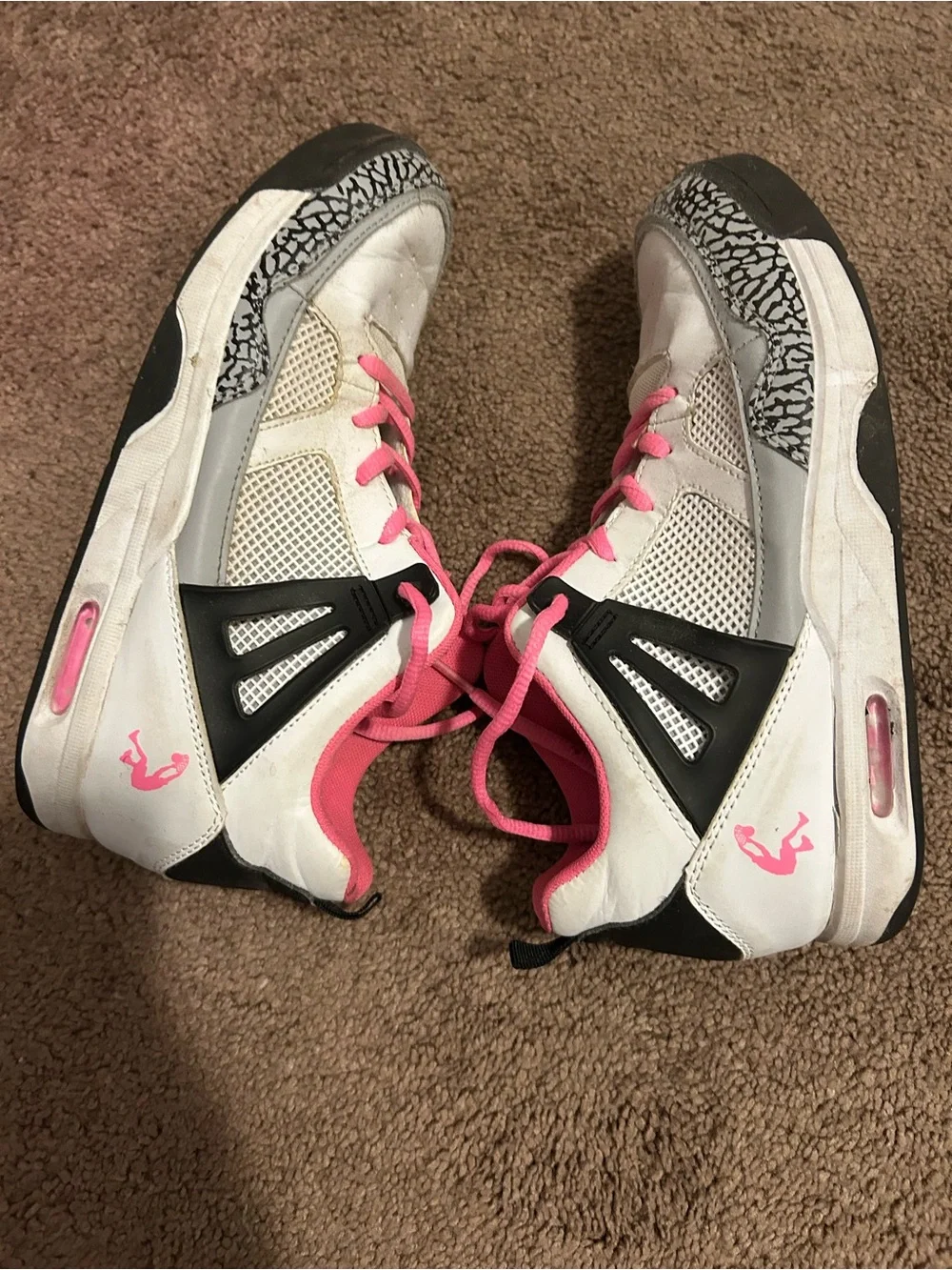 SHAQ White and Pink Athletic Sneakers with Black Accents SIZE:W9